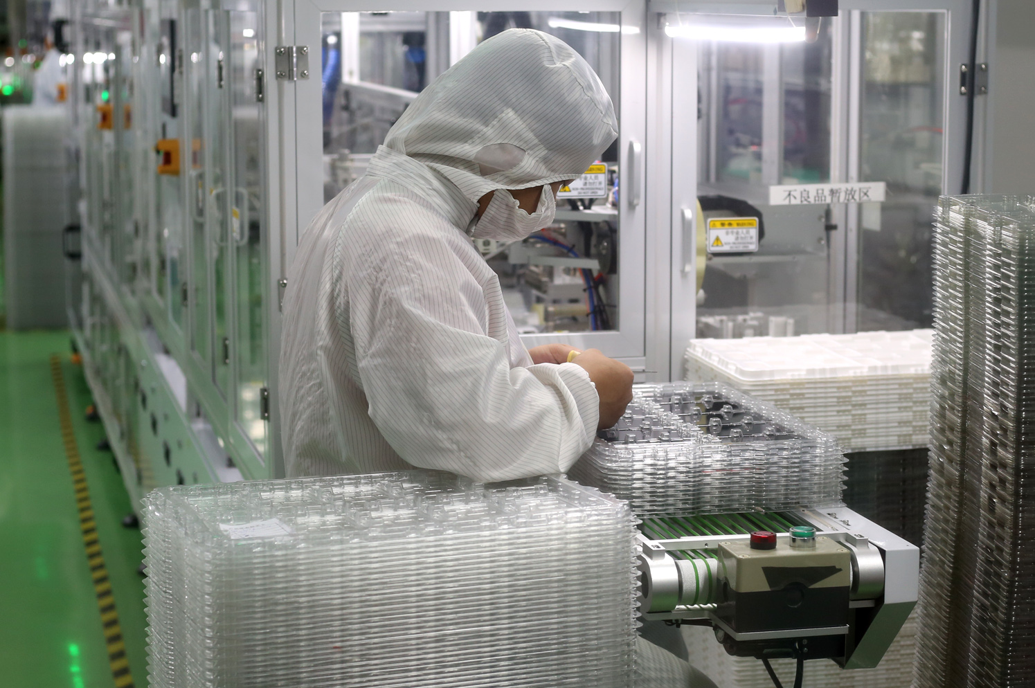 lcd顯示屏廠家 ，不僅僅要質(zhì)量還要服務(wù)好【海飛智顯】